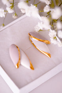 Earring Leafs White & Blush