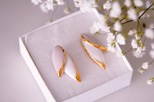 Earring Leafs White & Blush