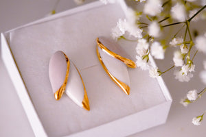 Earring Leafs White & Blush